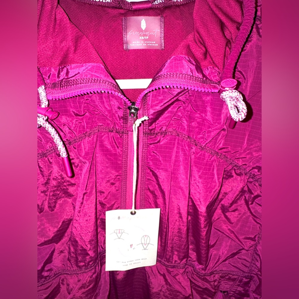 Free People Movement Happy Camper Pullover Berry Blitz Size XS NEW 🌊🌺 - Picture 8 of 11